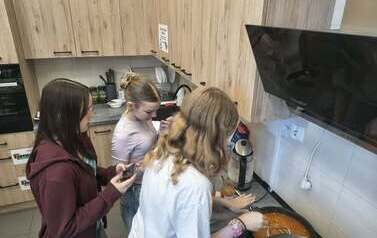 Działanie, wsp&oacute;łpraca i dobra energia