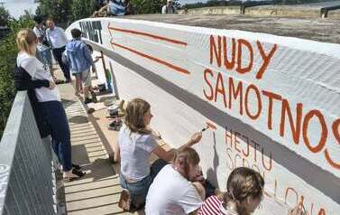 Mural na małym moście