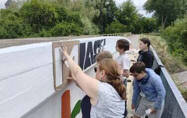 Mural na małym moście