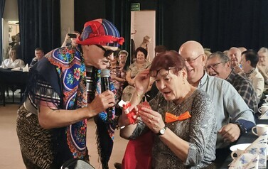 "MłoDzicy" z Kruszwicy w akcji - czyli Senior+ i Karuzela Śmiechu w Dąbrowie Biskupiej