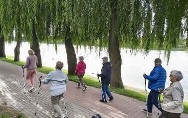Z kijkami nad jeziorem - aktywne zajęcia Klubu &bdquo;Senior+&rdquo;