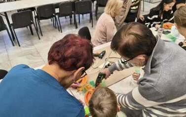 Jesienne warsztaty międzypokoleniowe w Klubie &bdquo;Senior+&rdquo;